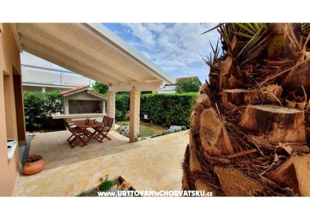 Happy Pineapple Appartements Vir foto 4