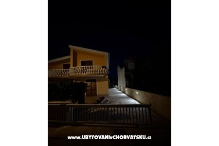Appartements Štefanija île Vir Croatie