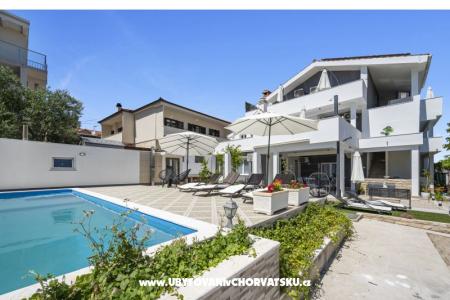 Vila s bazenom i jacuzzijima Vodice Croatie