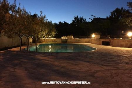 Penthouse with pool Ruža foto 2