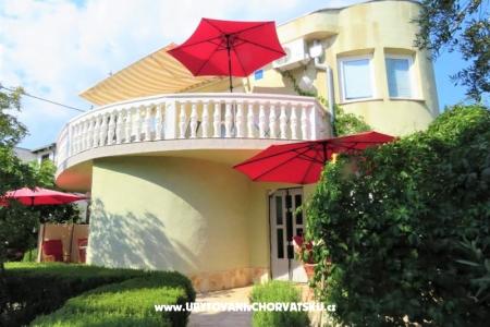 Appartements Tena,  prvi red do mora foto 3