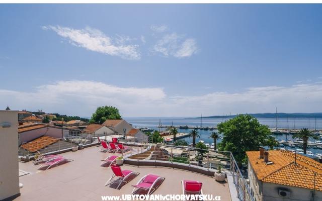 Deluxe Apartments Centar – Hébergement Baska Voda Croatie