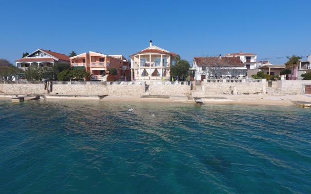 Appartements First row to the sea – Hébergement Bibinje Croatie
