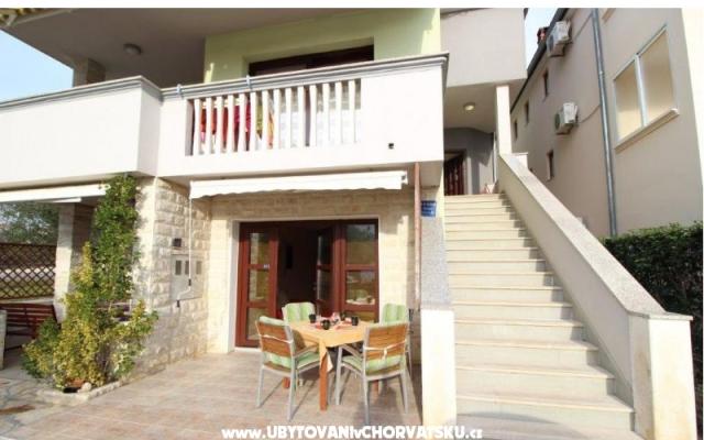 Apartmani Golem – Hébergement Biograd Croatie