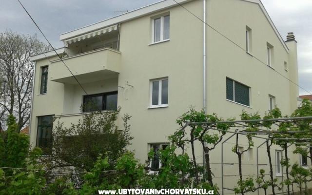 Appartements Jurov – Hébergement Biograd Croatie
