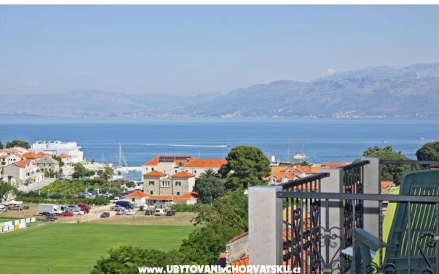 Appartements  " Neppa " – Hébergement île Brac Croatie