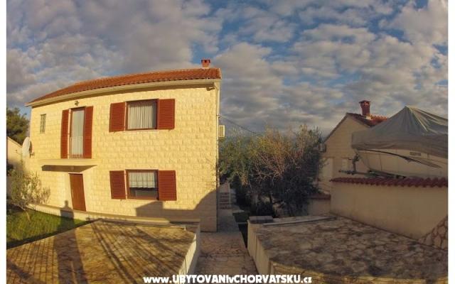 Kuća na moru – Hébergement île Brac Croatie