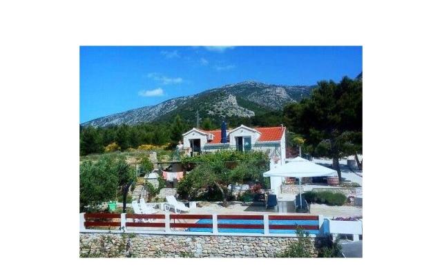 Maison de vacances Ratac**** – Hébergement île Brac Croatie