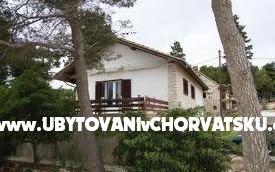 Vila Amelia – Hébergement île Brac Croatie