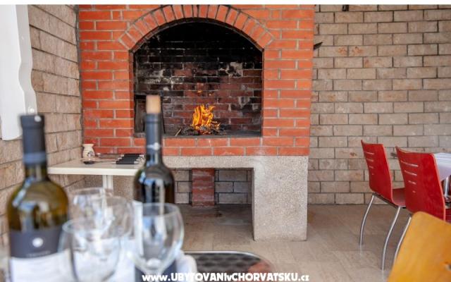 Appartements Antonio – Hébergement Dugi Rat Croatie