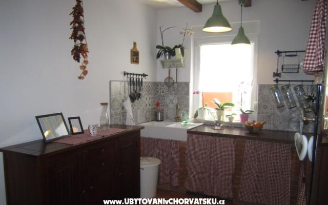 Appartement Flora – Hébergement Fazana Croatie