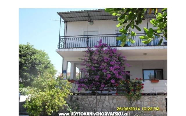 Apartment Bernardo – Hébergement Sv. Filip i Jakov Croatie