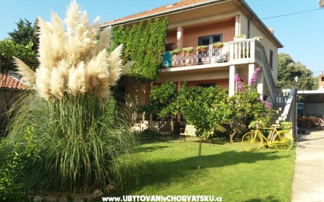 Karlo – Hébergement Sv. Filip i Jakov Croatie