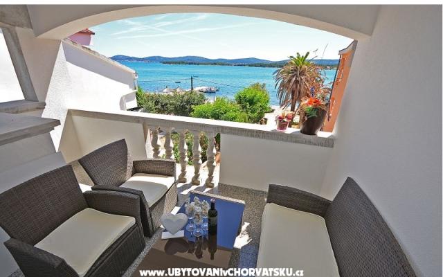 Appartements Božo i Slavica – Hébergement Sv. Filip i Jakov Croatie