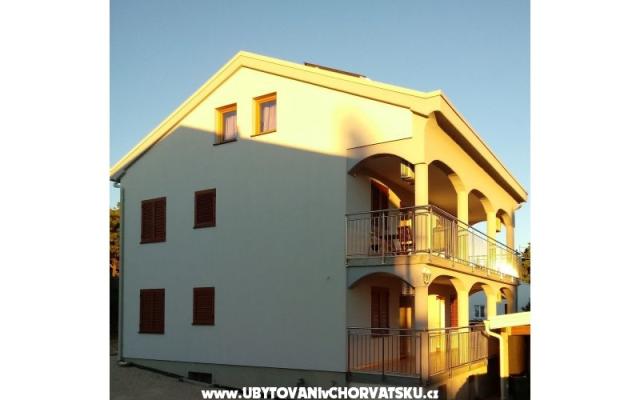 Apartmani Lukić – Hébergement Sv. Filip i Jakov Croatie