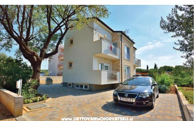 Apartmani Pobi – Hébergement Sv. Filip i Jakov Croatie