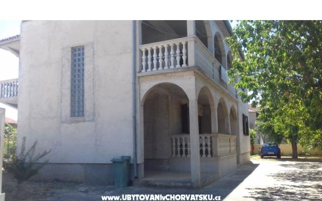 Apartmani Turanj – Hébergement Sv. Filip i Jakov Croatie