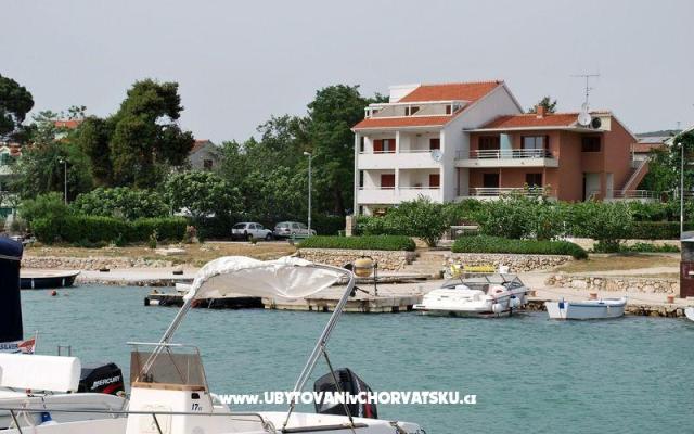 Apartmani Vitali – Hébergement Sv. Filip i Jakov Croatie