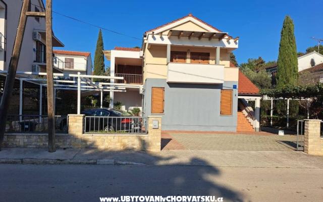 Apartmani Be-Bu-Mar – Hébergement Sv. Filip i Jakov Croatie
