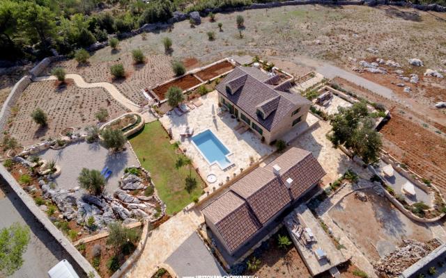 VILLA HARPOCRATES – Hébergement île Hvar Croatie