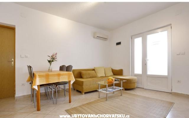 Appartements Leona – Hébergement Karlobag Croatie