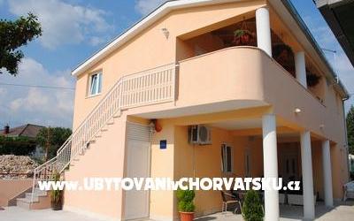 Apartmani Kairos - Bili 9 – Hébergement Kastela Croatie
