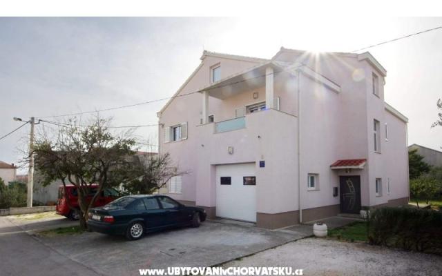 Apartments Tihana – Hébergement Kastela Croatie