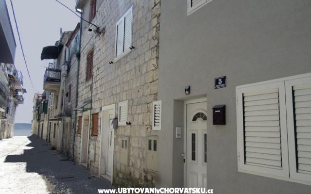 Holiday Home Sara- Kastel Stafilic – Hébergement Kastela Croatie