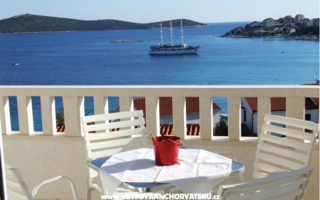 Appartements Villa MANDINA avec piscine – Hébergement Marina - Trogir Croatie