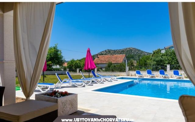 MiL Mare Holiday Apartment – Hébergement Marina - Trogir Croatie
