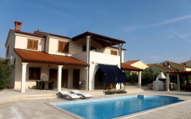 Appartements avec piscine Volme – Hébergement Medulin Croatie