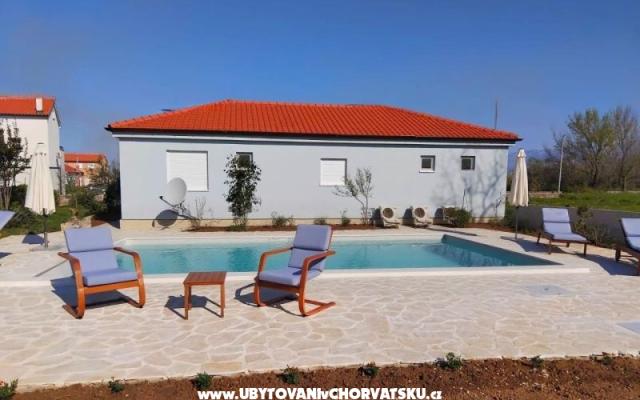 Holiday Home POMALO – Hébergement Nin Croatie