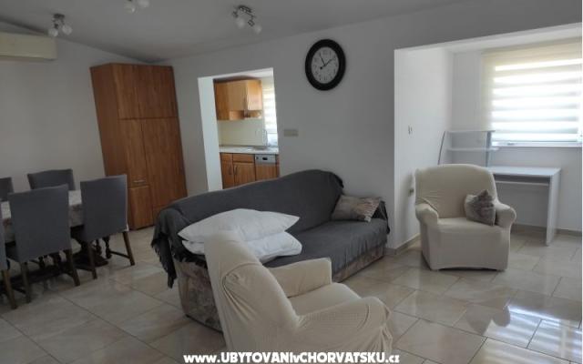 Appartement Perić – Hébergement Omis Croatie