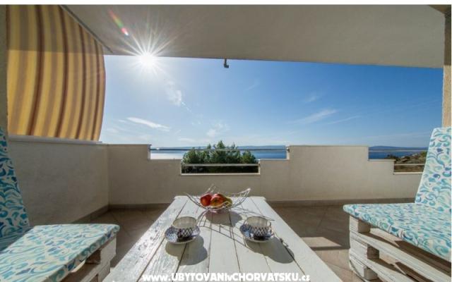 Appartements  LUNI – Hébergement Omis Croatie