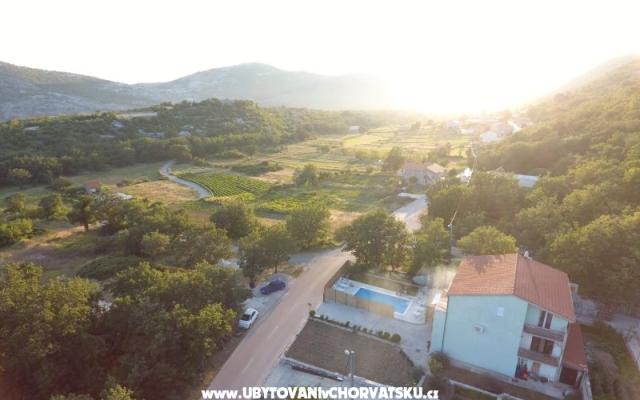 Apartmani Bašić – Hébergement Omis Croatie