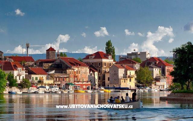 Appartements Martina – Hébergement Omis Croatie