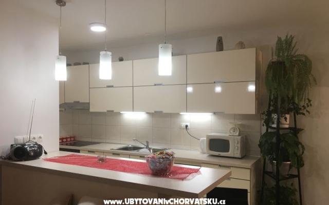 Appartement Roza – Hébergement Omis Croatie