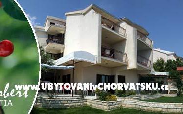 Appartements Edita &amp; Robert – Hébergement Omis Croatie