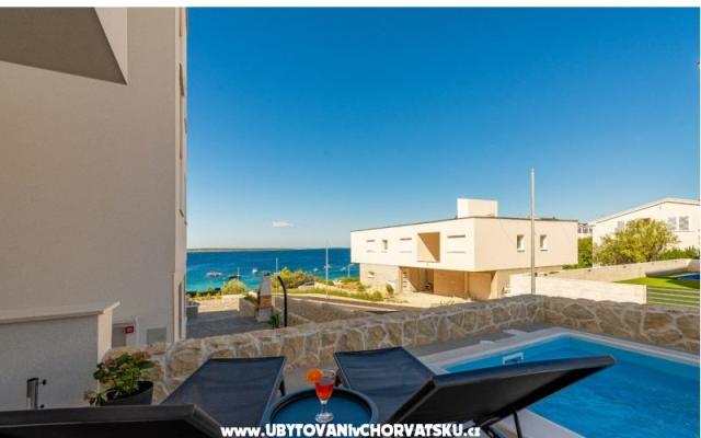 Dolphin view + pool by the beach – Hébergement île Pag Croatie