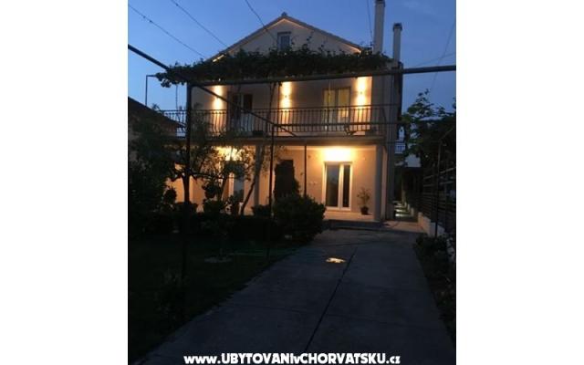 Apartmani Jasa  – Hébergement Pakostane Croatie