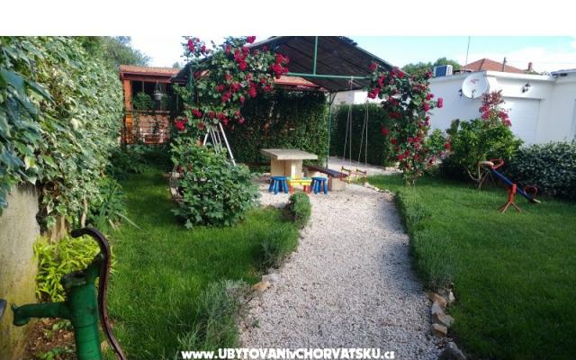 Apartmani Pipi – Hébergement Pakostane Croatie