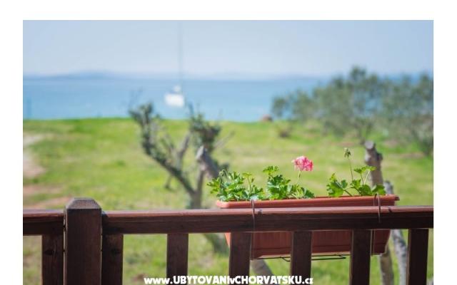Mobile beach house Lovre Blaž – Hébergement Pakostane Croatie