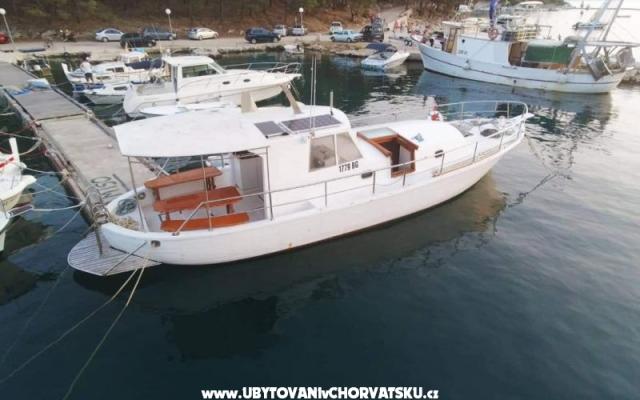 Tourist boat - Robinson Tourism – Hébergement Pakostane Croatie