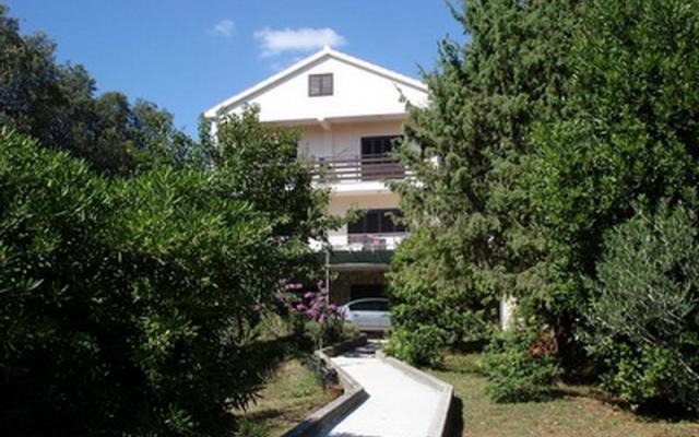 Appartement Puhalovic Emil – Hébergement Petrcane Croatie