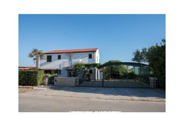 Apartmani Bukvić – Hébergement Petrcane Croatie