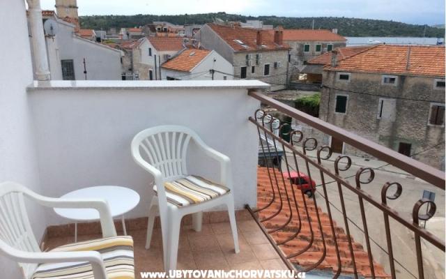 Apartmani more – Hébergement Pirovac Croatie
