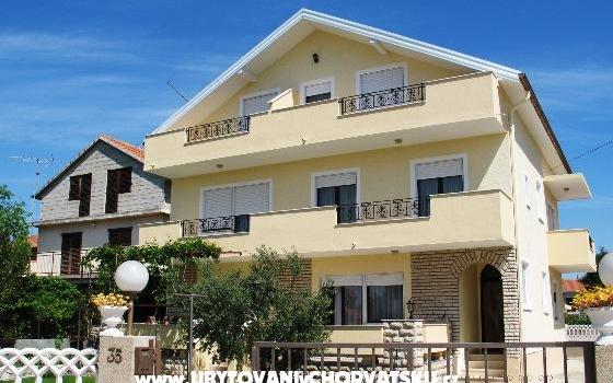 Appartements NELA – Hébergement Pirovac Croatie