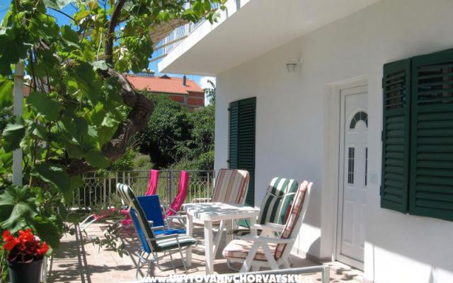 Appartements Zora – Hébergement Pirovac Croatie