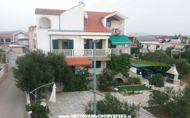 App. Biserka Lolić – Hébergement Pirovac Croatie