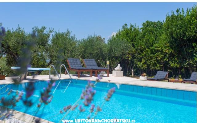 Above Blue Apartments – Hébergement Podstrana Croatie